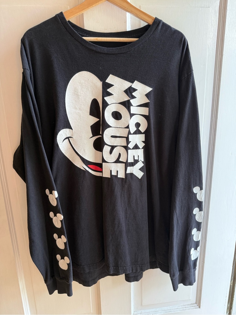 Disney Black Long-Sleeve Mickey Mouse Graphic Tee